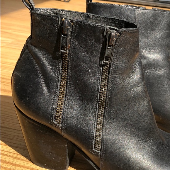 Aldo Leather 2 Zip Ankle Boots - Picture 4 of 4